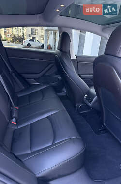 Седан Tesla Model 3 2019 в 