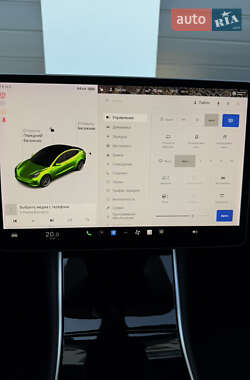 Седан Tesla Model 3 2019 в 