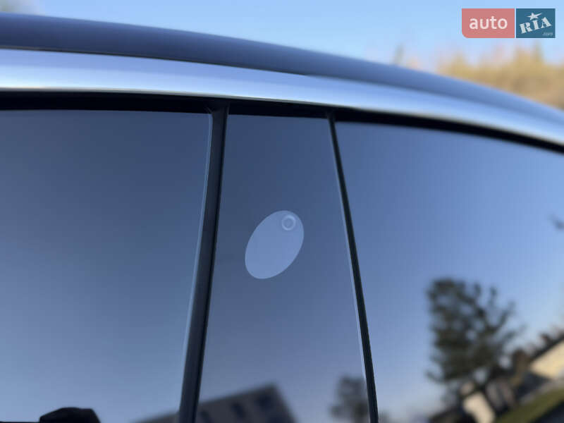 Седан Tesla Model 3 2019 в Ужгороде