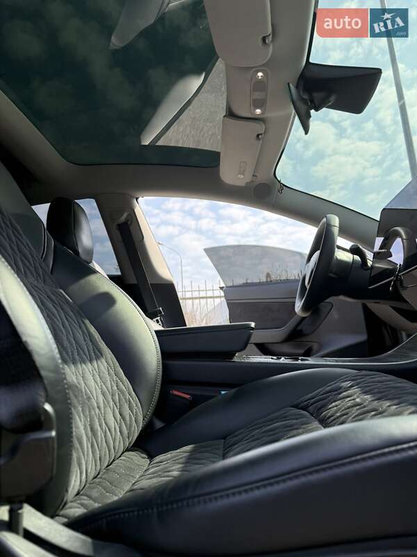 Седан Tesla Model 3 2020 в Днепре