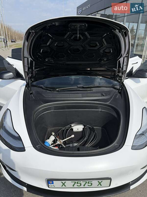 Седан Tesla Model 3 2020 в Днепре