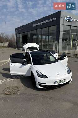 Седан Tesla Model 3 2020 в 