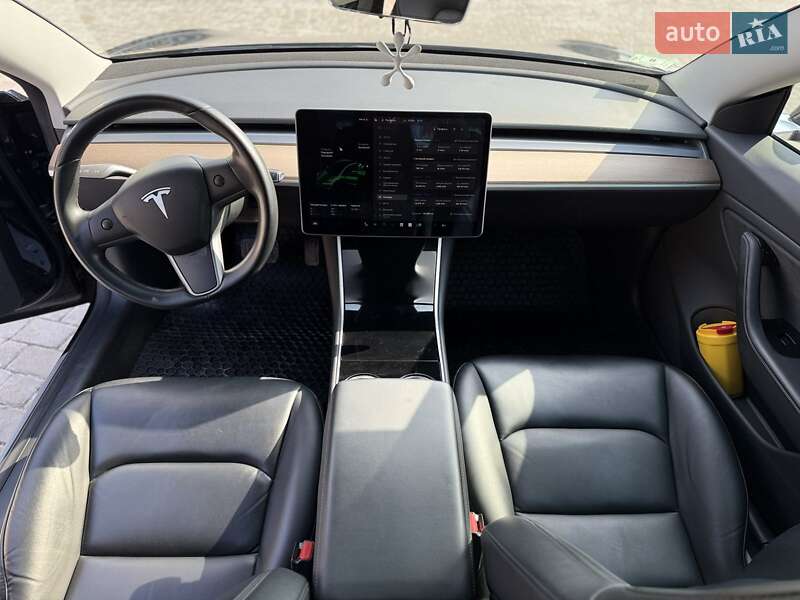 Седан Tesla Model 3 2019 в Харкові