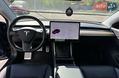 Седан Tesla Model 3 2019 в 