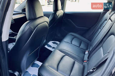 Седан Tesla Model 3 2020 в 
