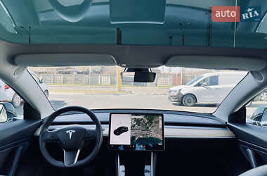 Седан Tesla Model 3 2020 в 
