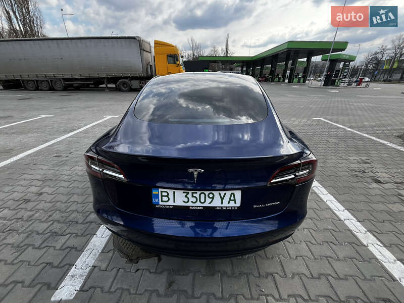 Седан Tesla Model 3 2021 в Кременчуге