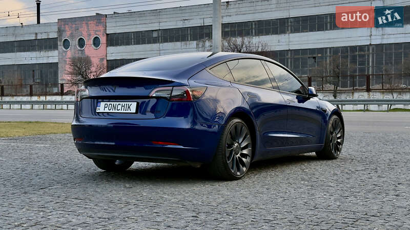 Седан Tesla Model 3 2023 в Днепре