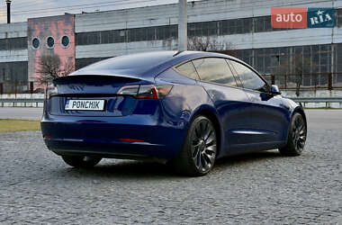 Седан Tesla Model 3 2023 в 