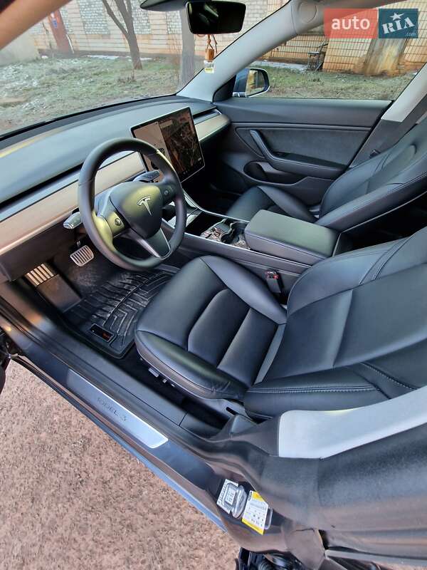 Седан Tesla Model 3 2020 в Одесі