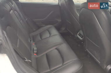 Седан Tesla Model 3 2020 в 