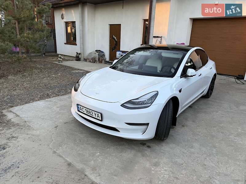 Седан Tesla Model 3 2020 в Ковелі