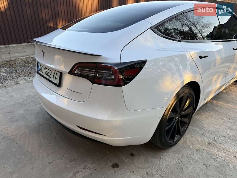 Седан Tesla Model 3 2020 в Ковелі