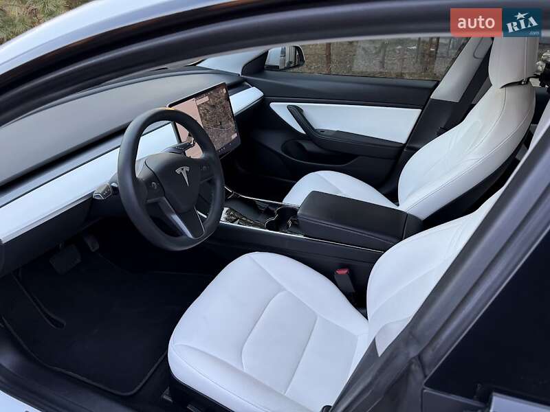 Седан Tesla Model 3 2020 в Ковелі