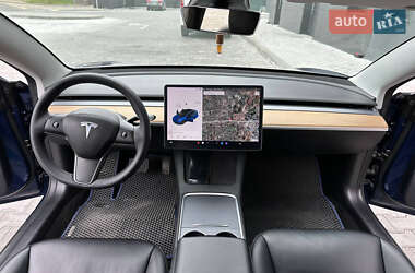 Седан Tesla Model 3 2021 в 