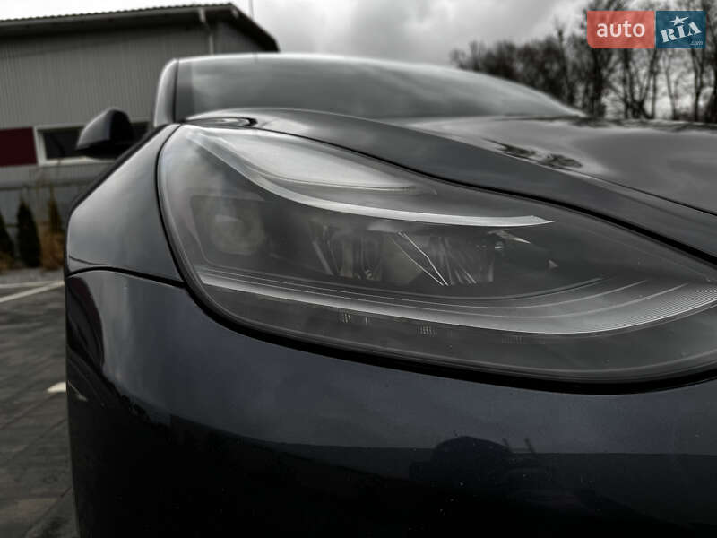 Седан Tesla Model 3 2022 в Луцке