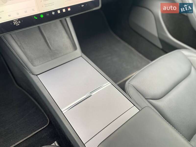 Седан Tesla Model 3 2024 в Киеве