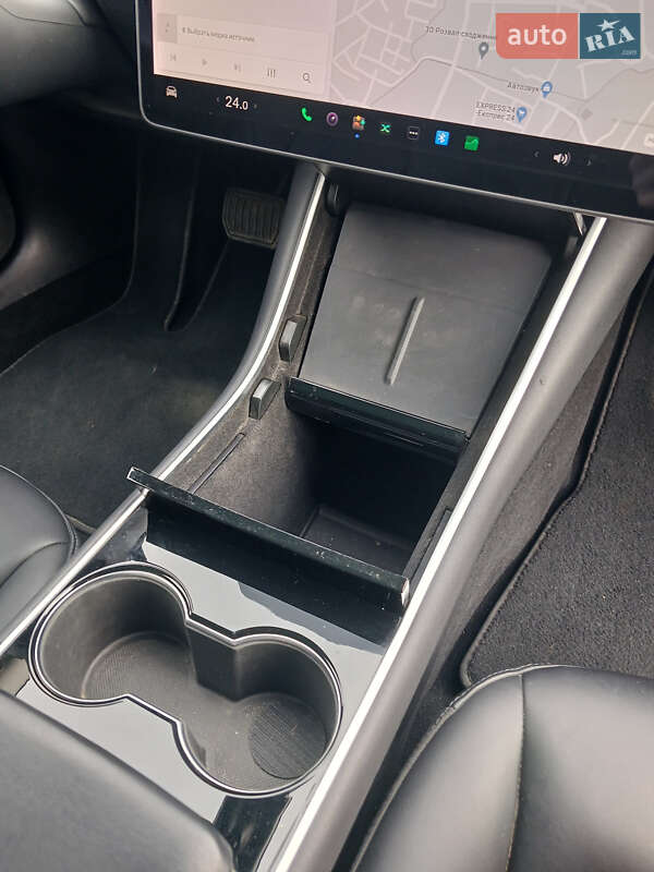 Седан Tesla Model 3 2019 в Коломиї