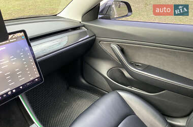 Седан Tesla Model 3 2018 в 