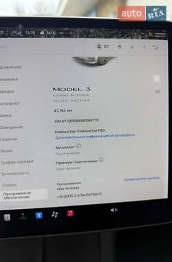 Седан Tesla Model 3 2021 в 