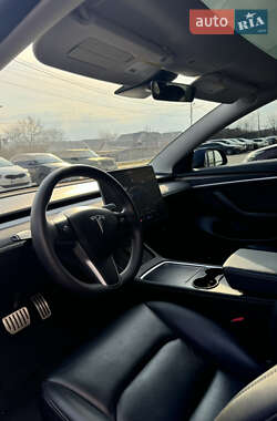 Седан Tesla Model 3 2022 в 
