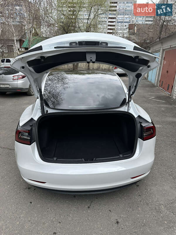 Седан Tesla Model 3 2023 в Дніпрі