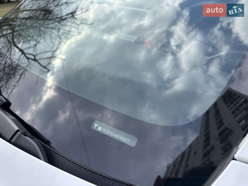 Седан Tesla Model 3 2019 в Києві
