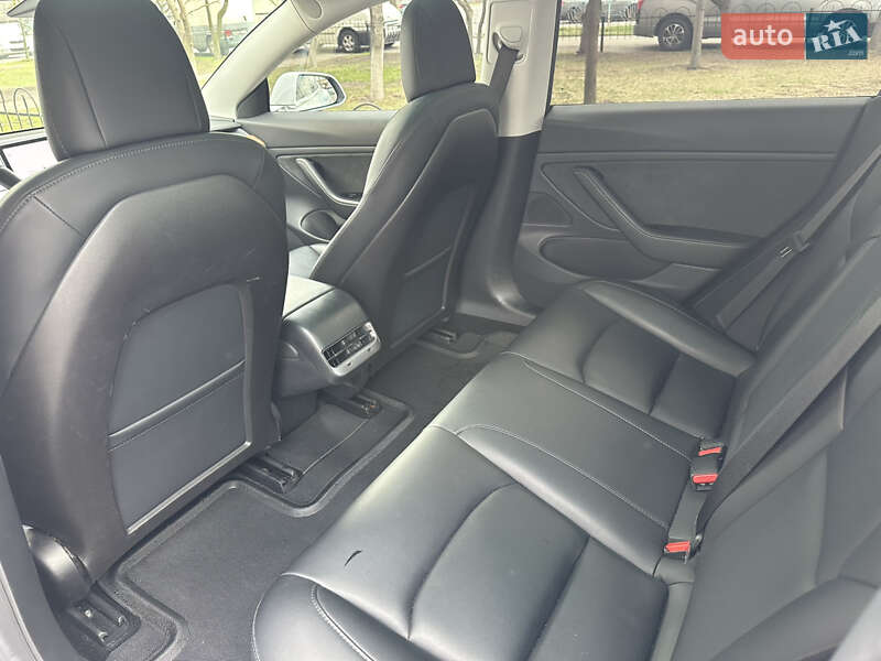 Седан Tesla Model 3 2019 в Києві