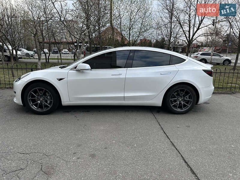 Седан Tesla Model 3 2019 в Києві