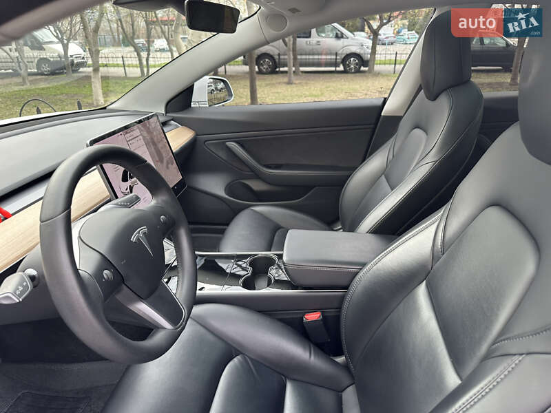 Седан Tesla Model 3 2019 в Києві