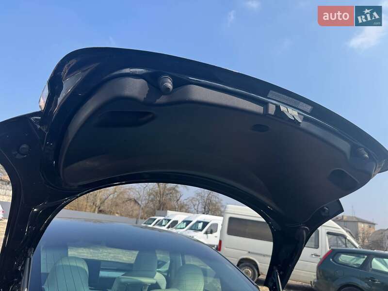 Седан Tesla Model 3 2018 в Самборі