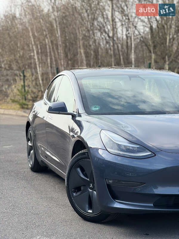 Седан Tesla Model 3 2019 в Рівному