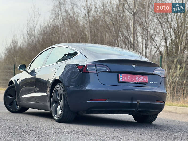 Седан Tesla Model 3 2019 в Рівному