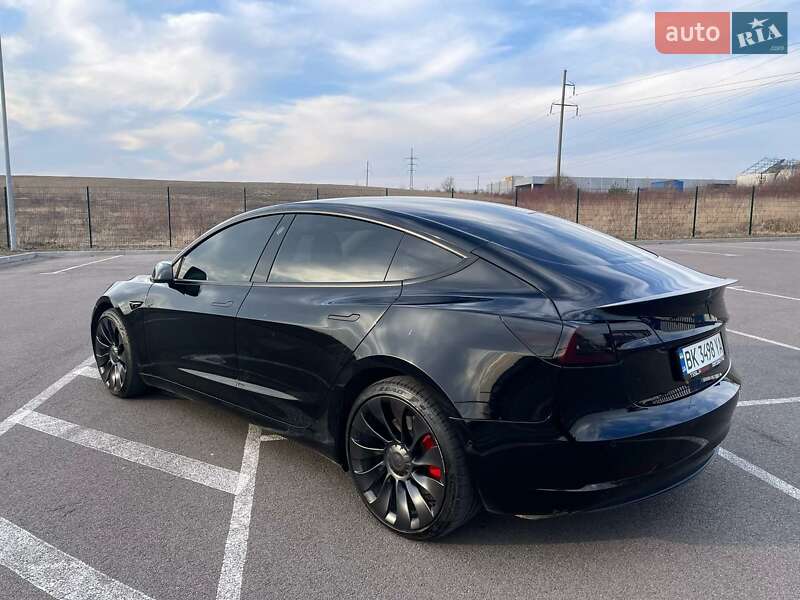 Седан Tesla Model 3 2022 в Рівному