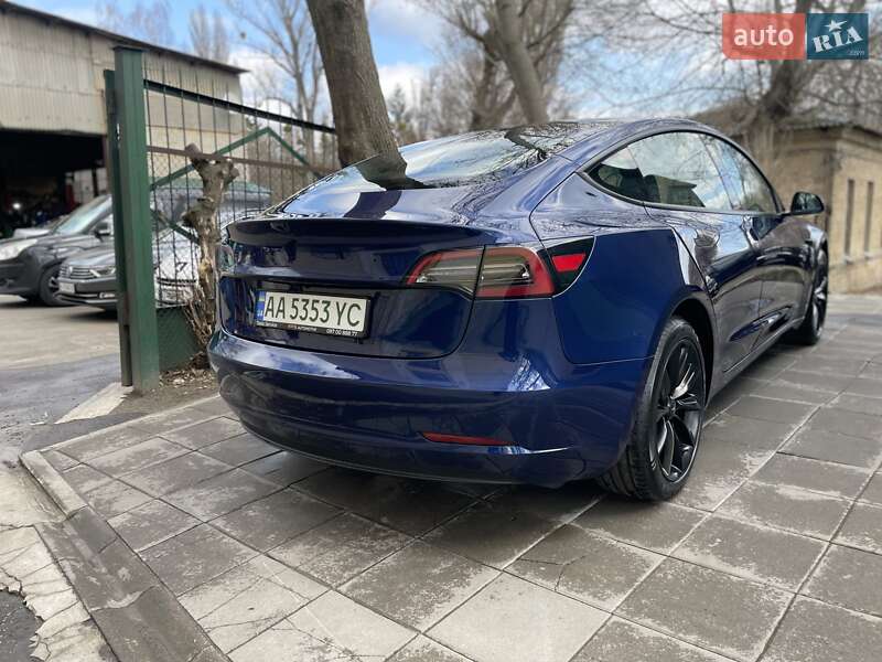 Седан Tesla Model 3 2023 в Киеве