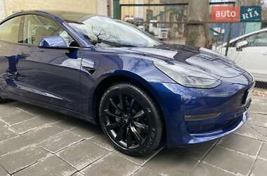 Седан Tesla Model 3 2023 в Києві