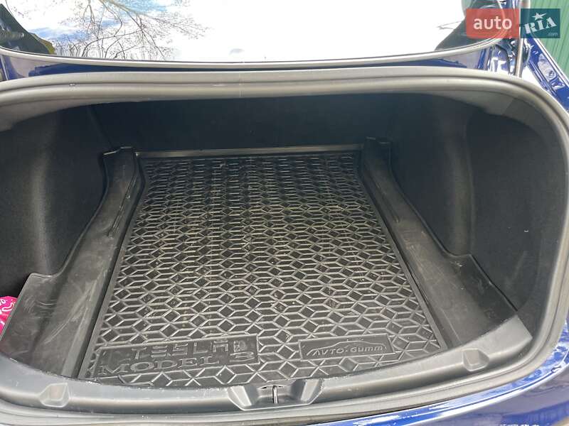 Седан Tesla Model 3 2023 в Киеве