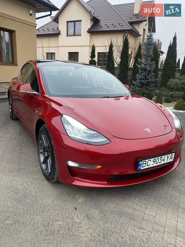 Седан Tesla Model 3 2019 в Самборе