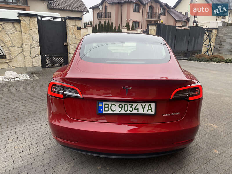Седан Tesla Model 3 2019 в Самборе