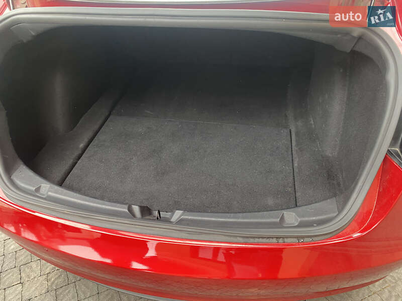 Седан Tesla Model 3 2019 в Самборе