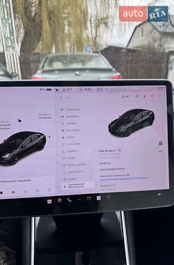 Седан Tesla Model 3 2020 в 