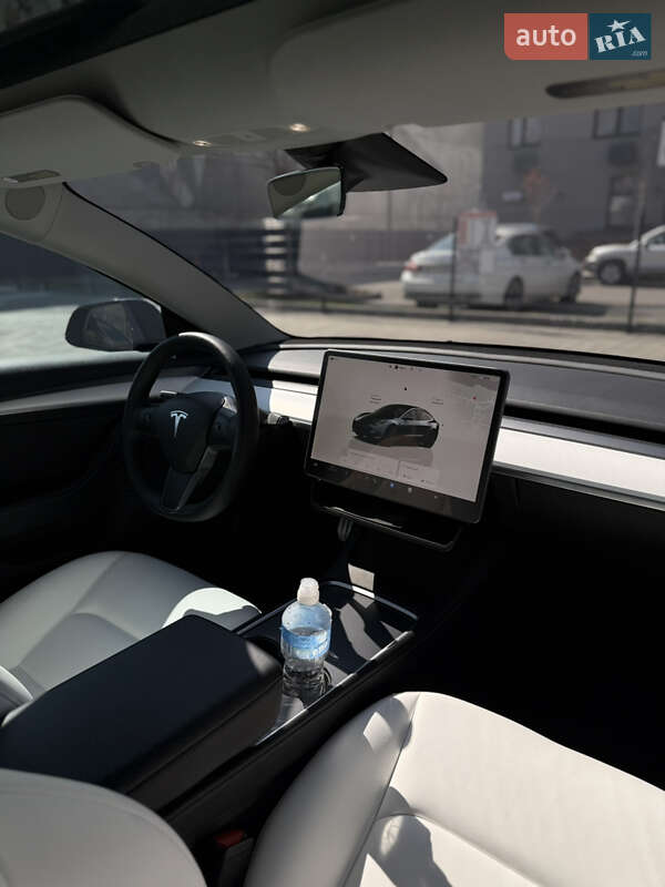Седан Tesla Model 3 2022 в Киеве фото 16 Седан Tesla Model 3 2022 в Киеве