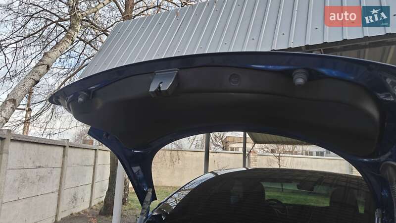 Седан Tesla Model 3 2023 в Павлограді