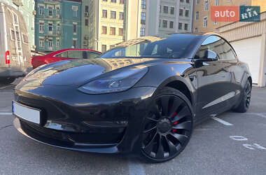 Седан Tesla Model 3 2021 в Киеве