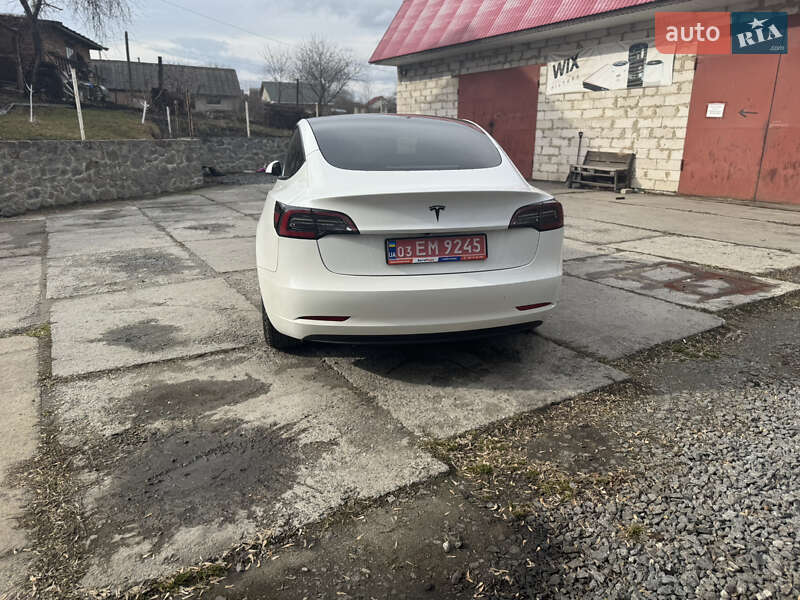Седан Tesla Model 3 2021 в Шепетовке