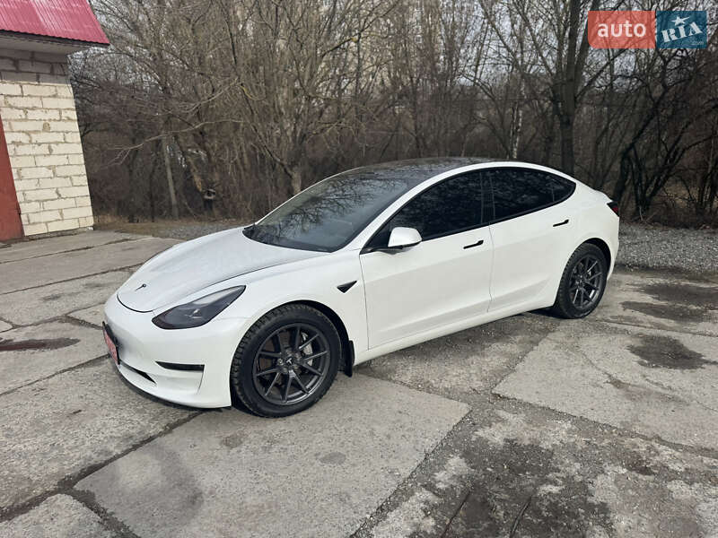 Седан Tesla Model 3 2021 в Шепетовке