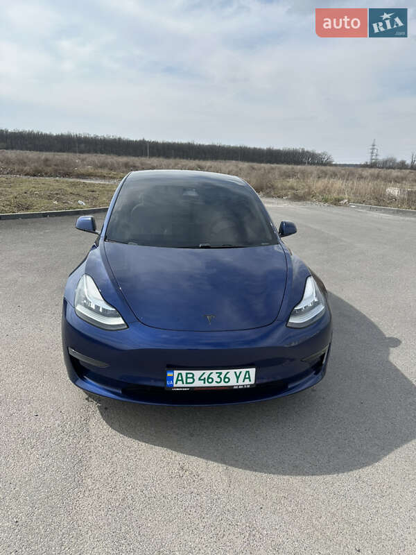 Седан Tesla Model 3 2019 в Вінниці