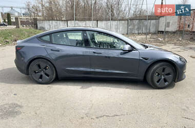 Седан Tesla Model 3 2021 в 
