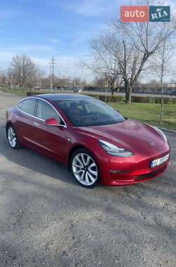 Седан Tesla Model 3 2019 в 
