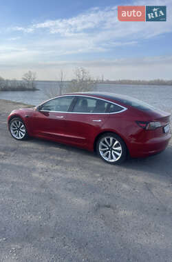 Седан Tesla Model 3 2019 в 